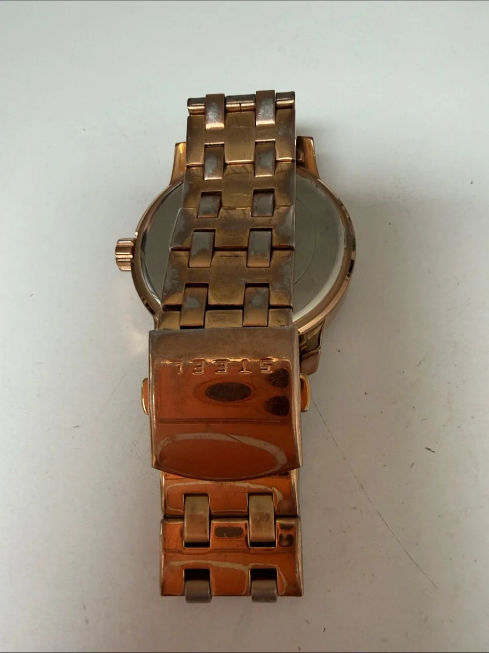 GUESS Rose Gold-Tone men’s or Unisex Bracelet Watch