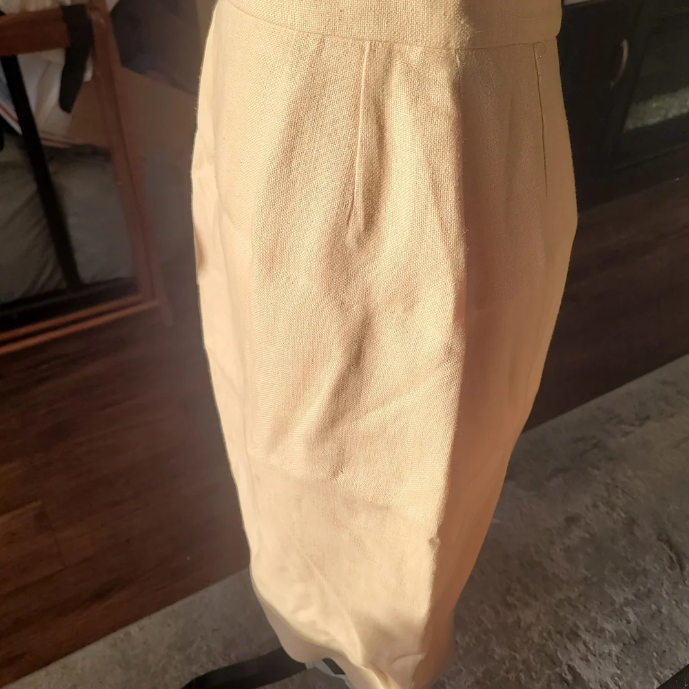 CHANEL beige linen
