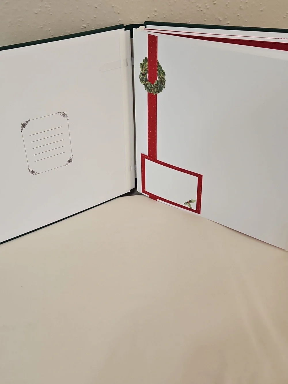 Creative Memories 12x12 Christmas Scrapbook Album Green Pre-Decorated Retired