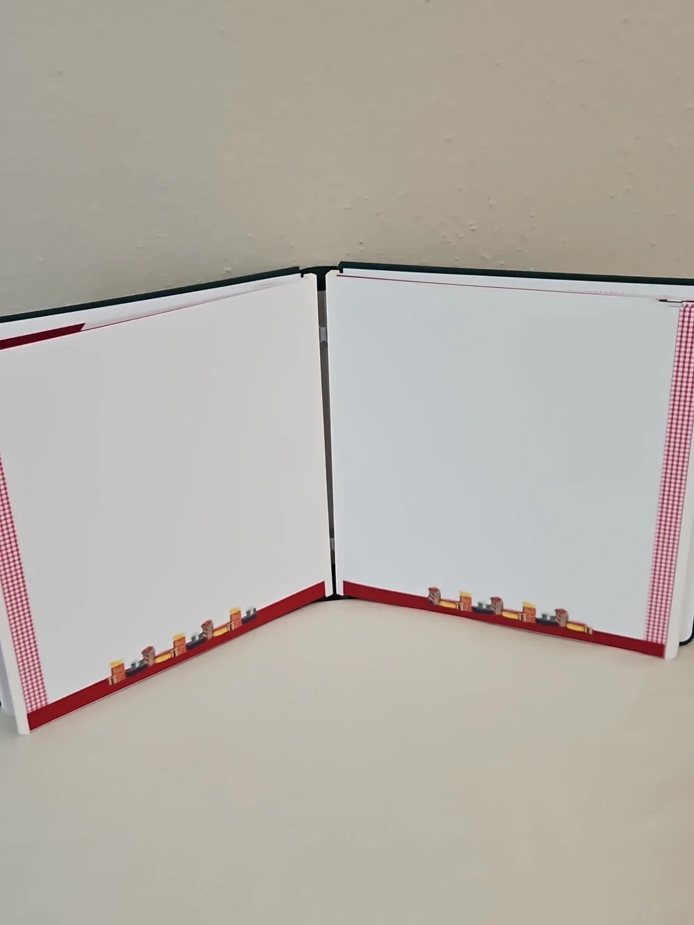Creative Memories 12x12 Christmas Scrapbook Album Green Pre-Decorated Retired