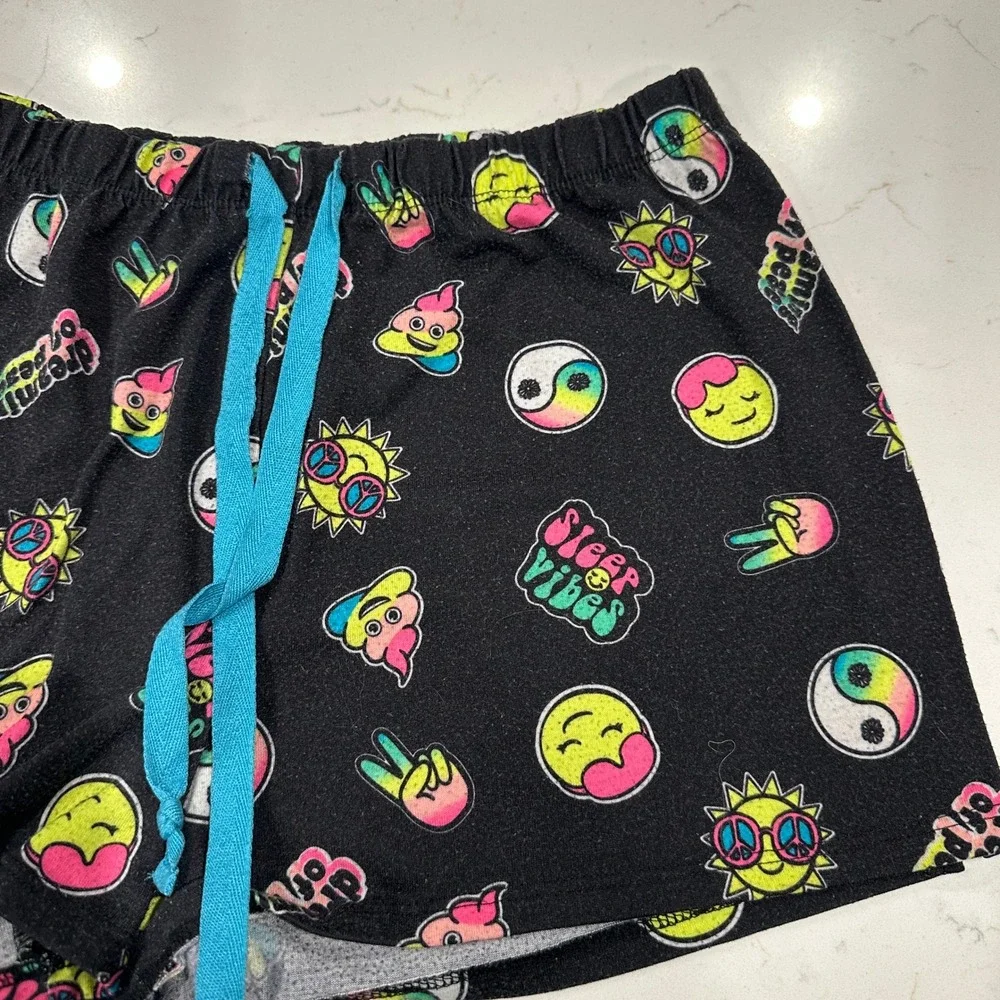 Justice Girls Sleep Shorts Black Emoji Peace Yin Yang Print Size 16/18 XL