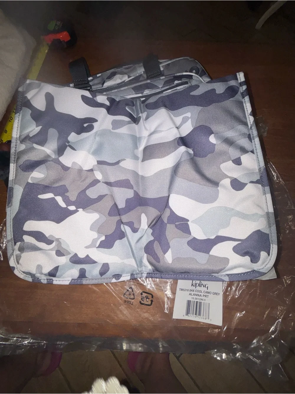 Kipling Alanna cool Camo NWT
