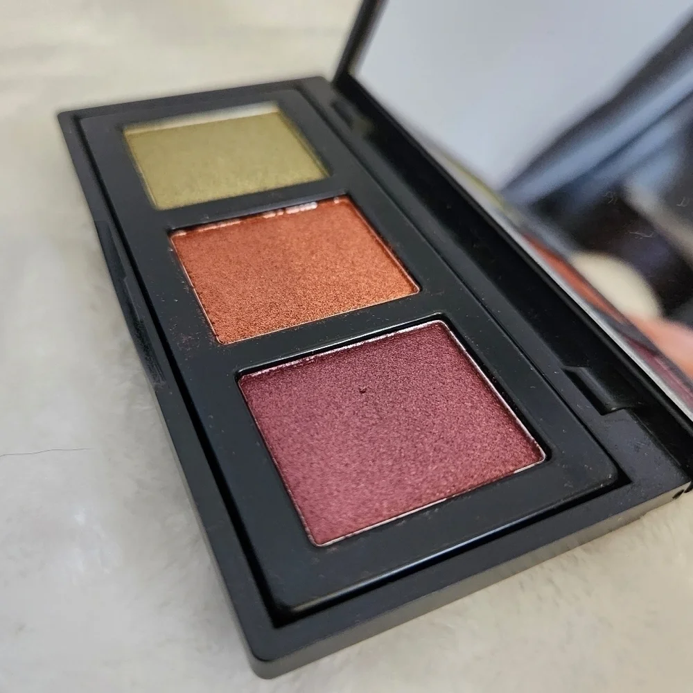 Naked Cosmetics Urban Rustic Pressed Powder Eye Shadow Trio Palette New