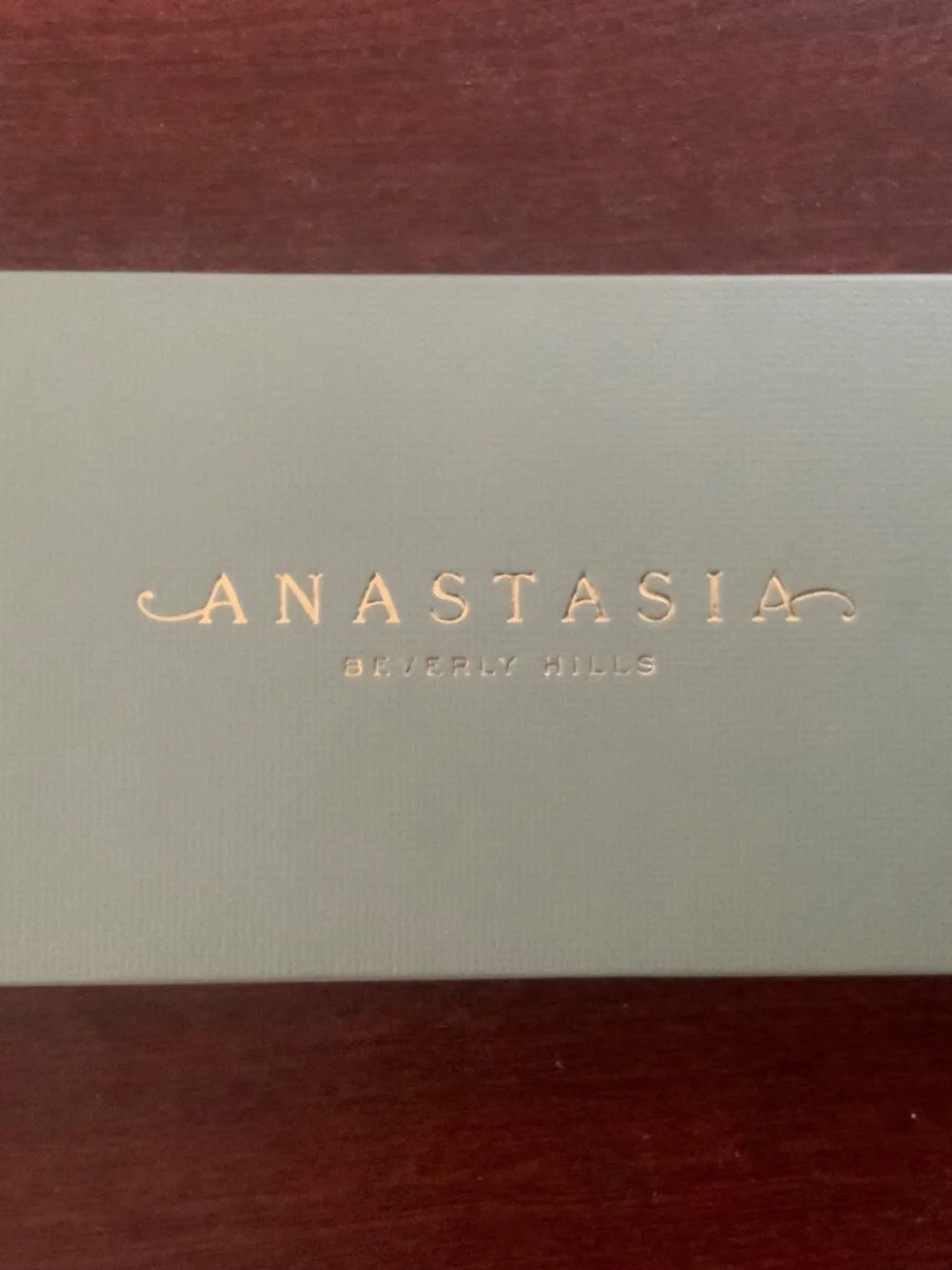 Anastasia Beverly Hills smoker packaging non