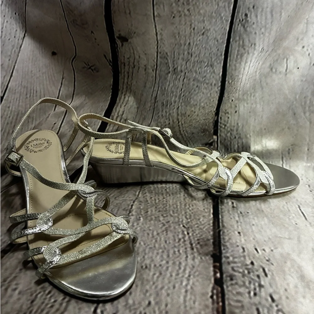 I. Miller Women’s Silver Glitter Strappy Wedge Sandals Formal Elegant Shoes Sz 8