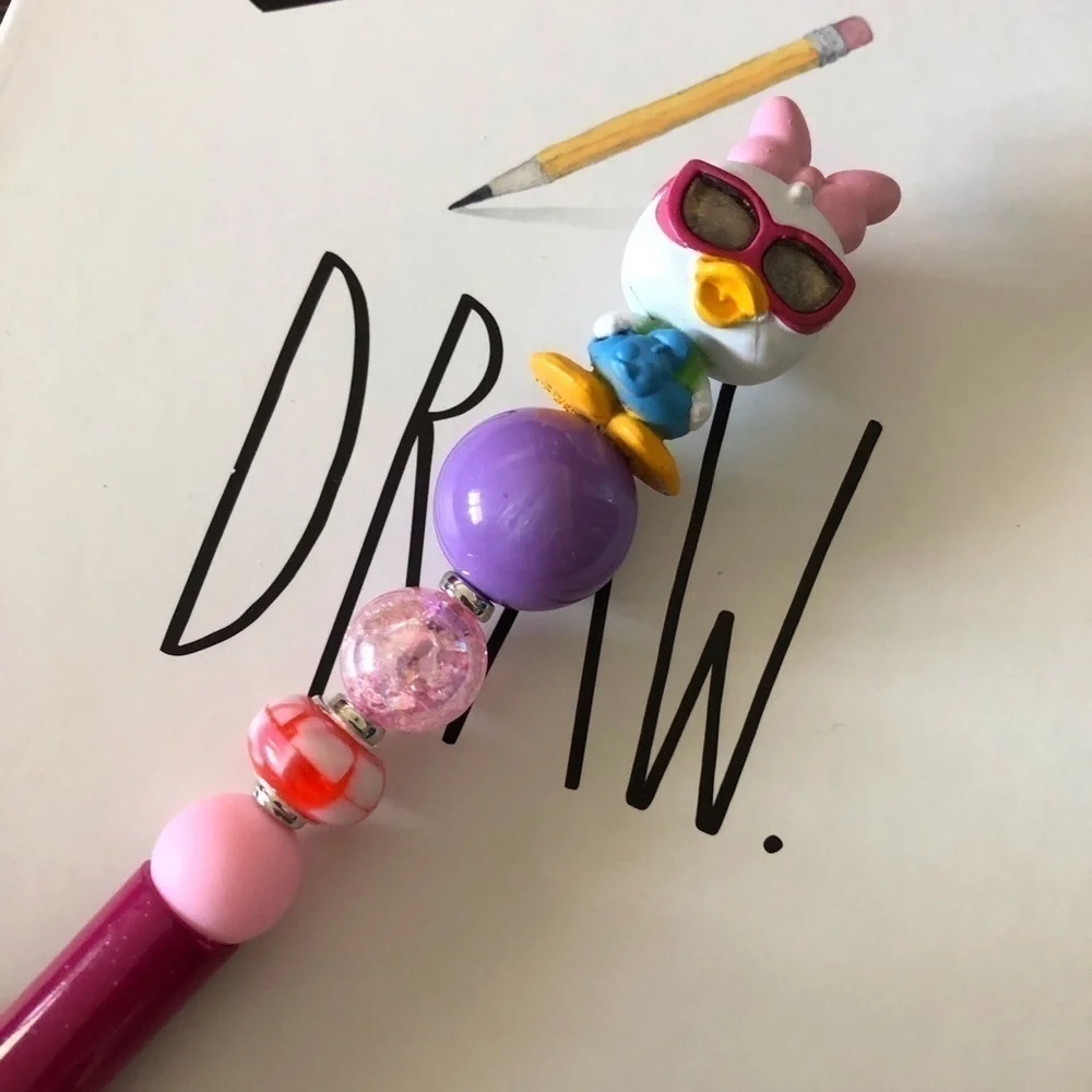 Disney Doorables: Mickey & Friends: Daisy Duck summer handmade beaded pen