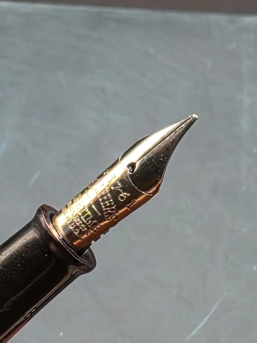 FULLY RESTORED Vintage Sheaffer Balance Lifetime Green Striated 14K Gold Nib