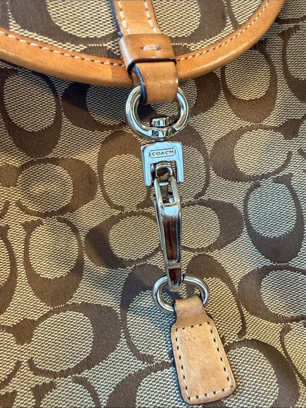 Coach lined details interior