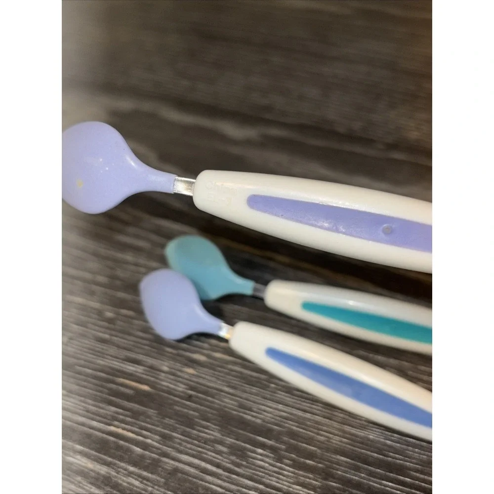 Toys R Us features spoon