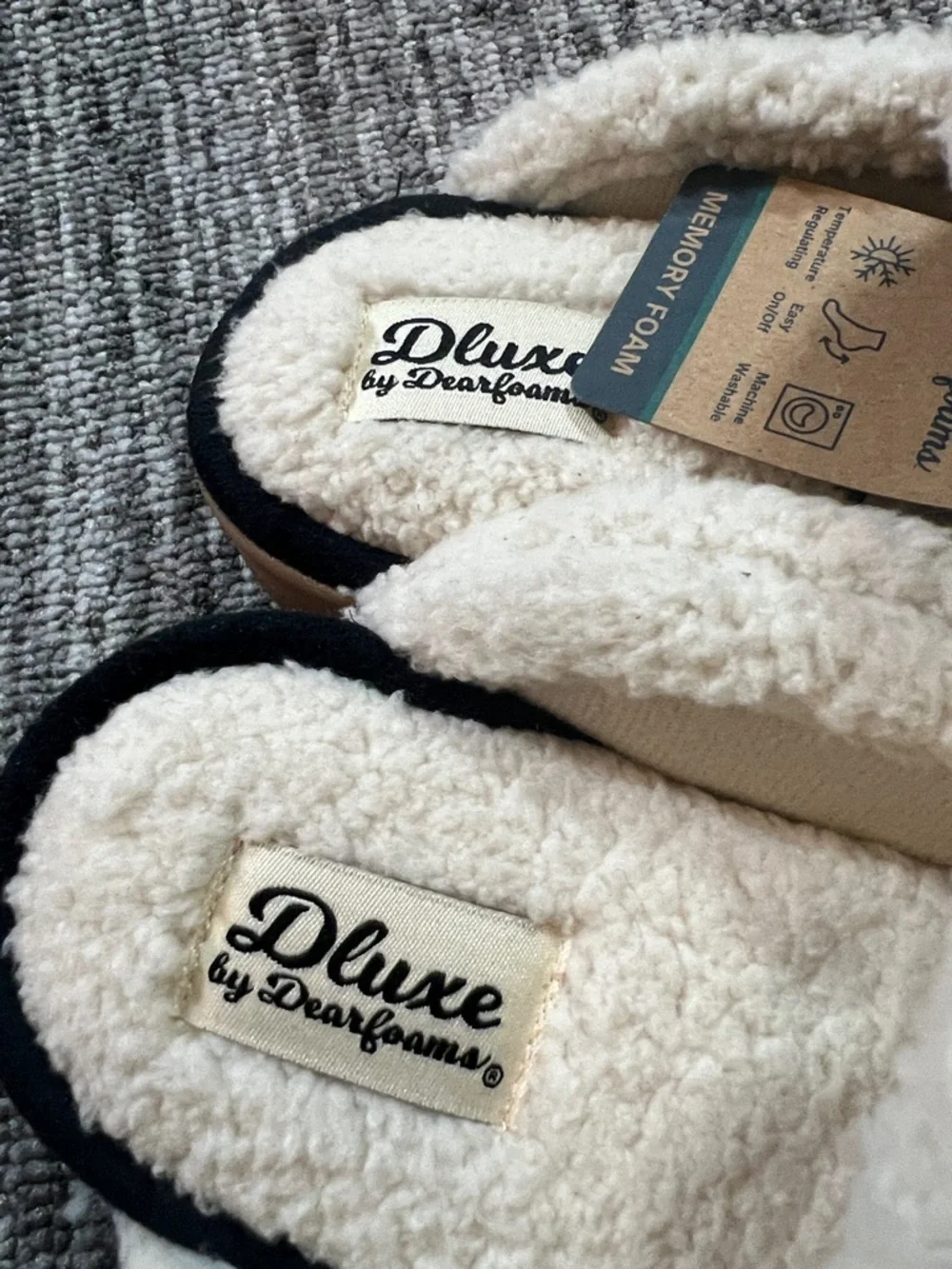 Dluxe by dearfoams new tag