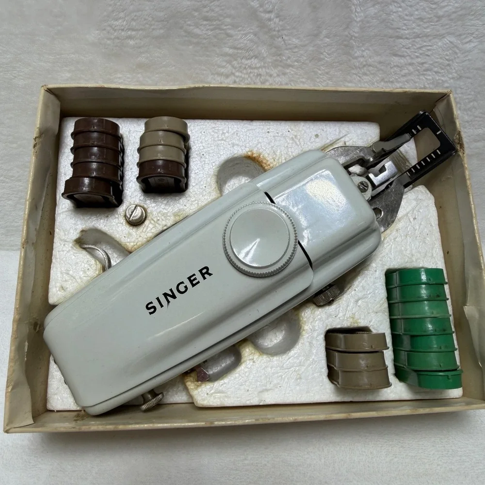 Singer‎ Automatic Buttonholing Attachment 161829 Touch & Sew Zig-Zag Vintage Set