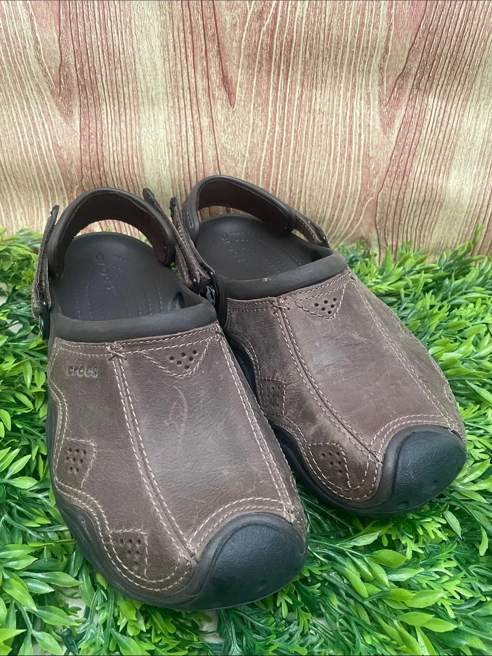 CROCS Men's Swiftwater Leather Clogs