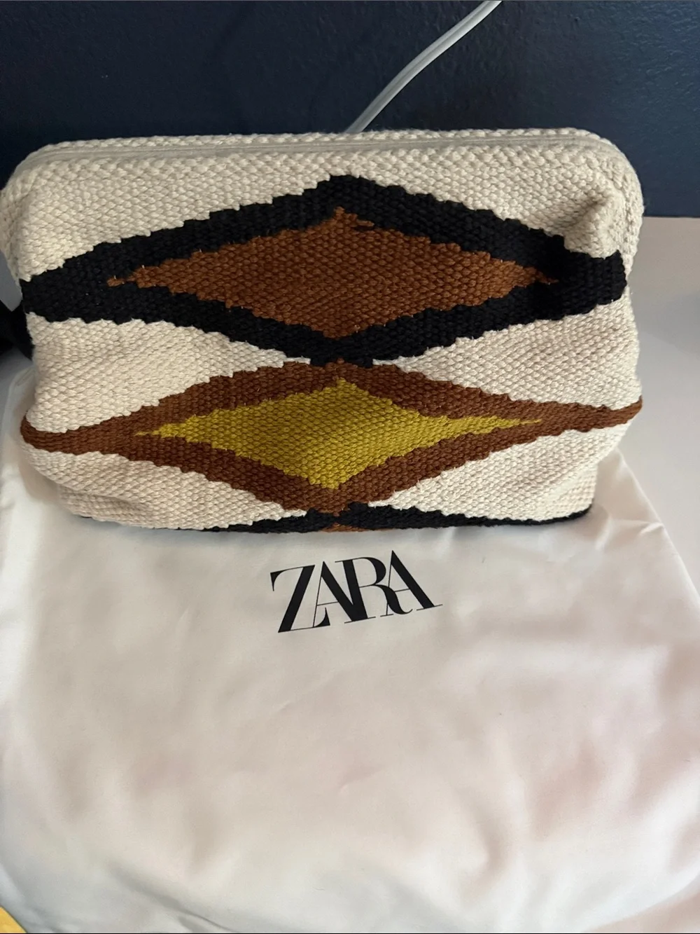 Zara woven cosmetic