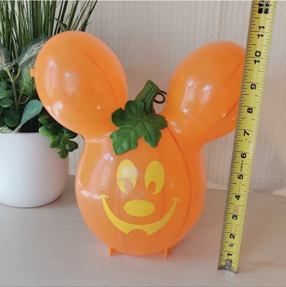 Disney •can child mouse