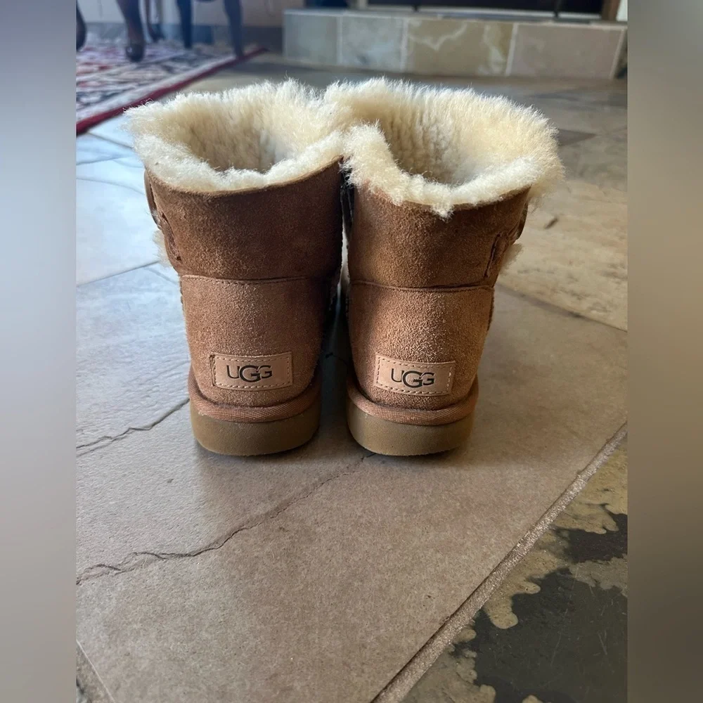 UGG mini bailey
