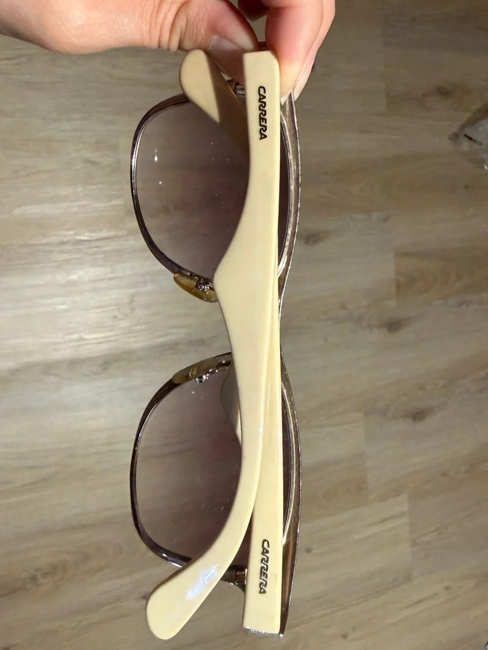 Carrera modern cream