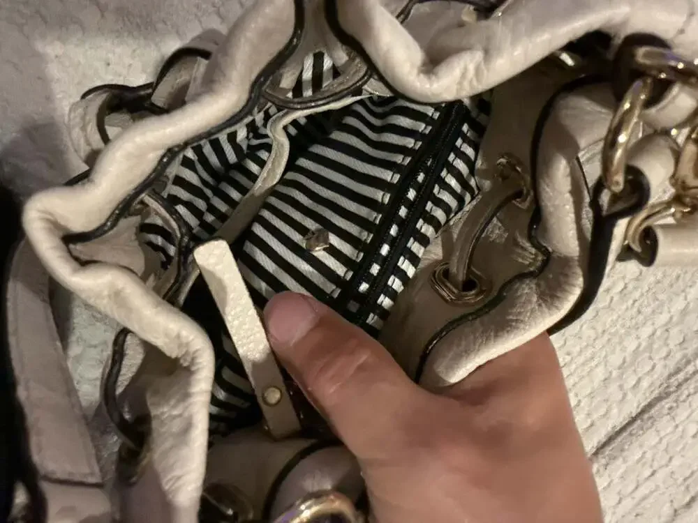 Kate Spade no bucket closure