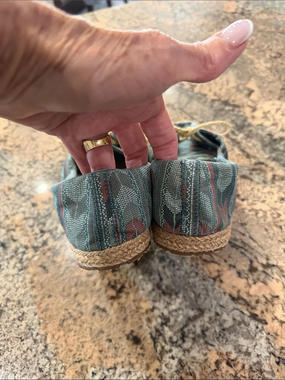 Sanuk cushioned casual
