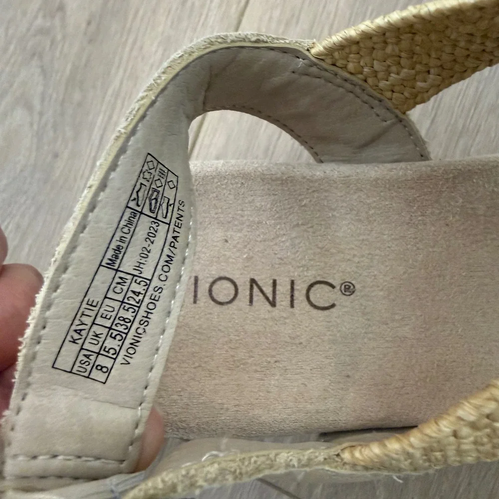 Vionic kaytie wedge