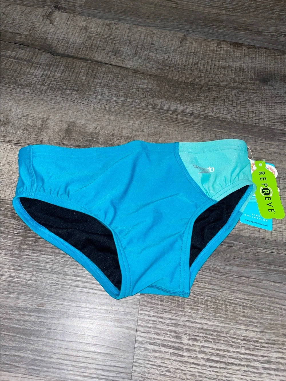 Speedo three dive