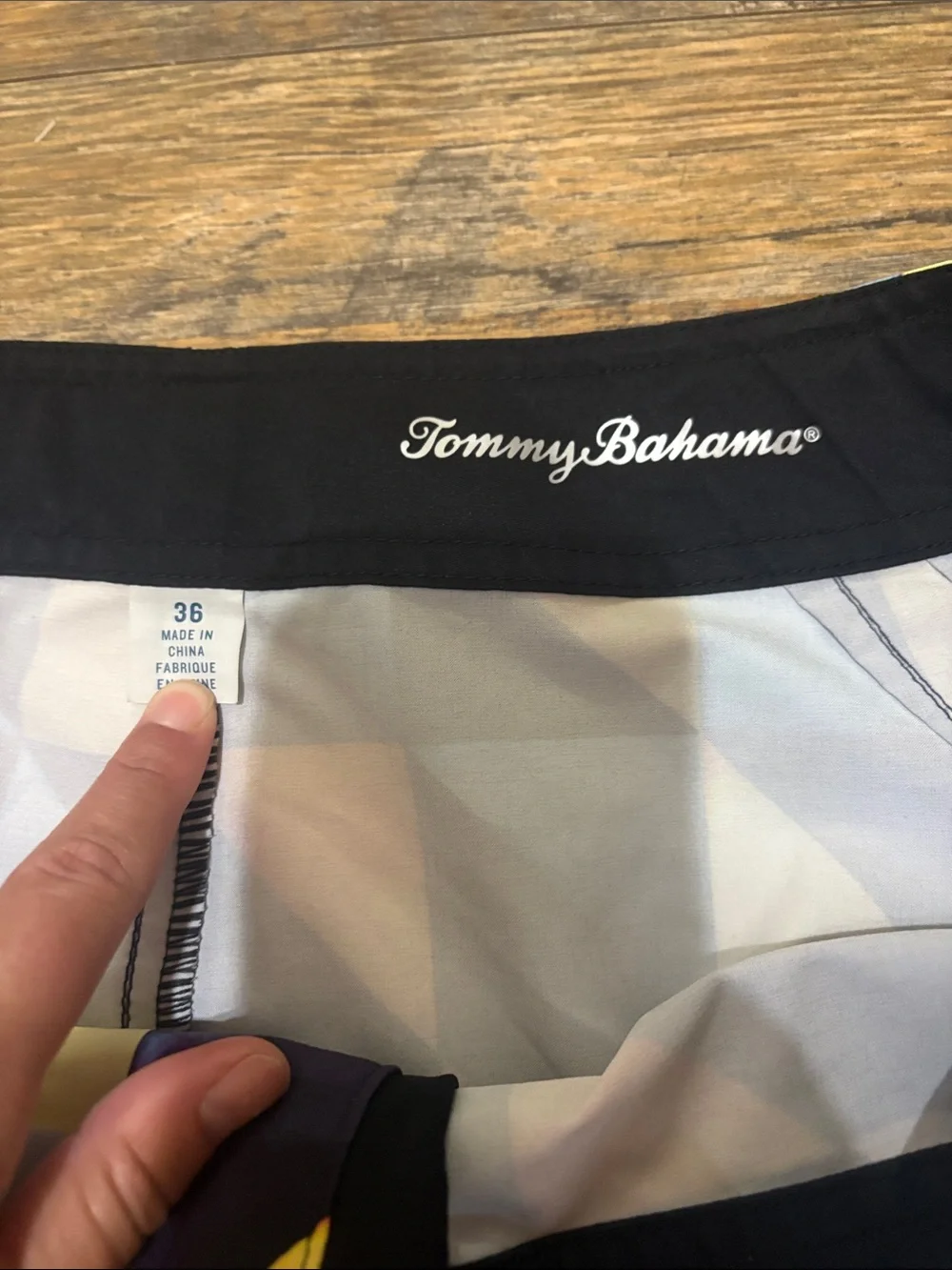 Tommy Bahama bold geometric