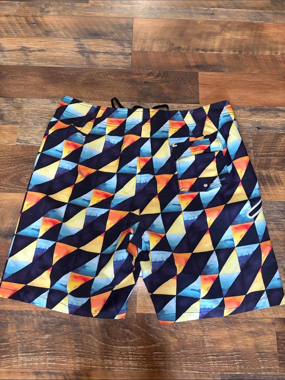 Tommy Bahama bold geometric