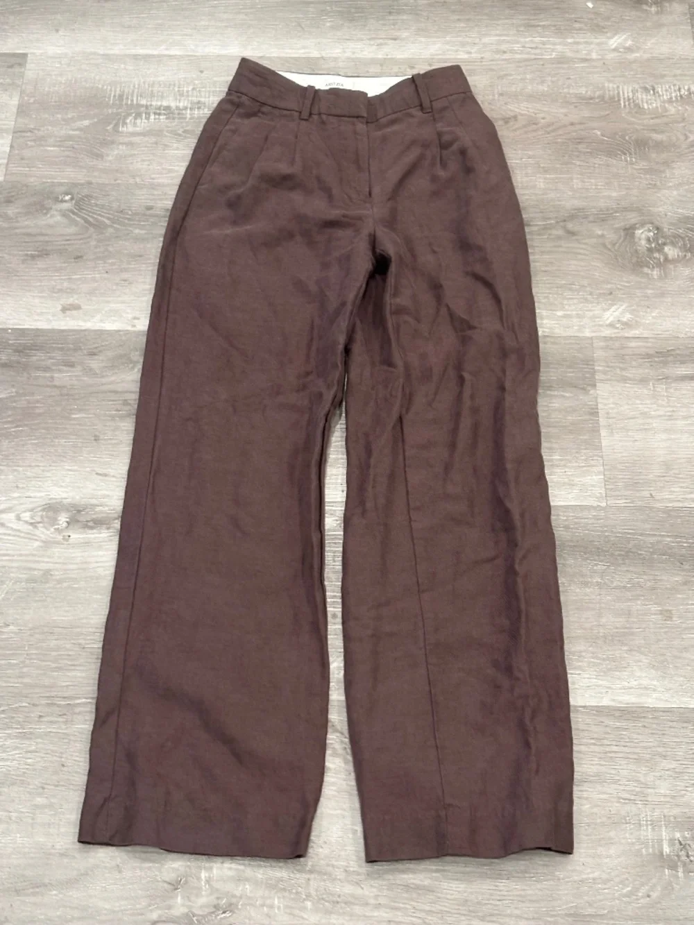 Aritzia breathable front 00