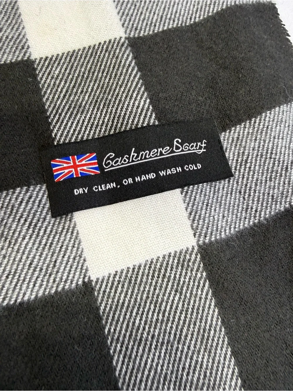 100% Cashmere Scarf Made in Scotland Black White Plaid Fringe Unisex