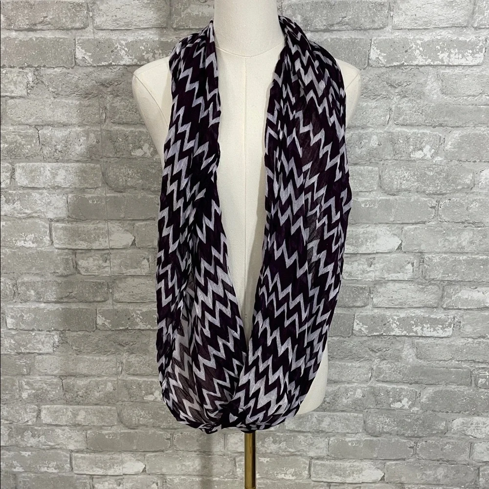 Charming Charlie Dark Purple and White Zigzag Infinity Scarf