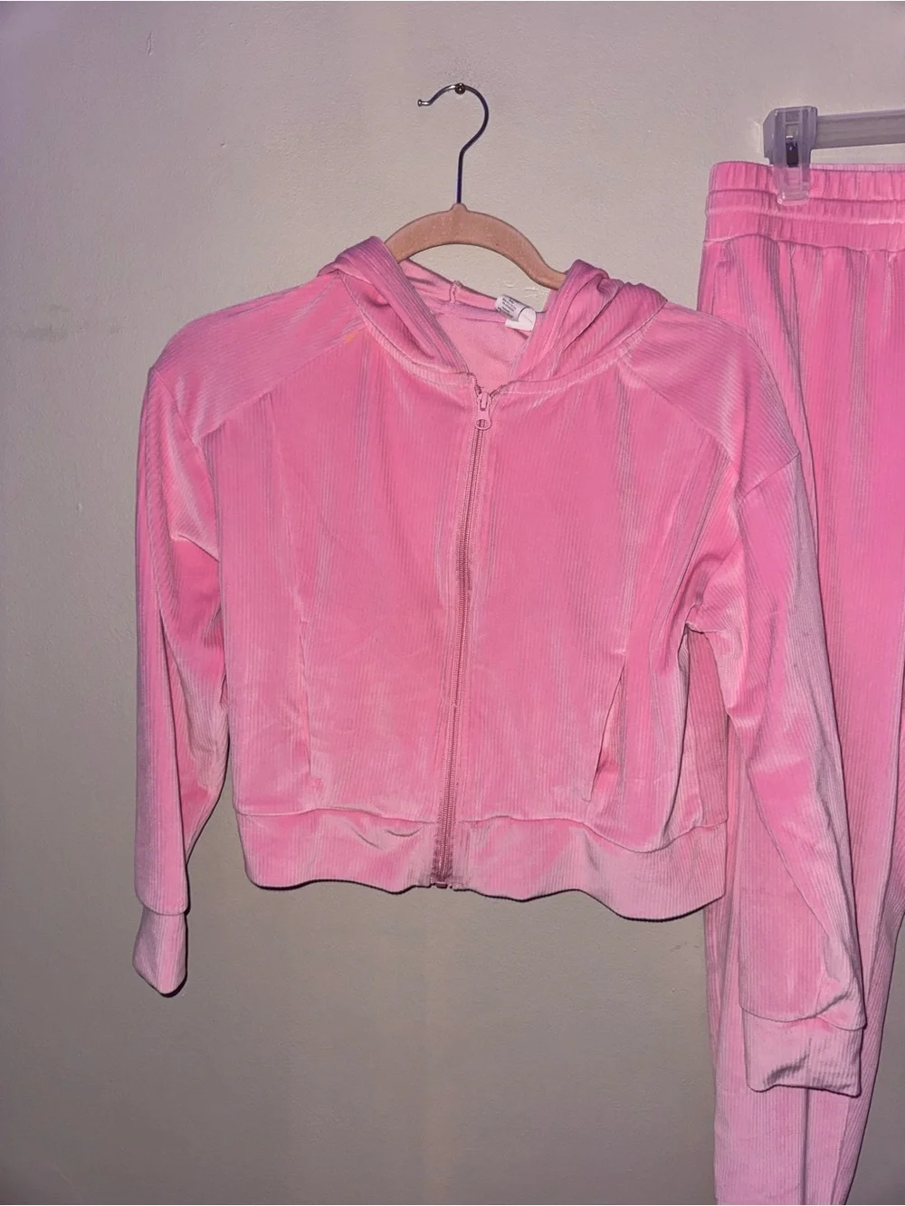90 Degree By Reflex matching pink