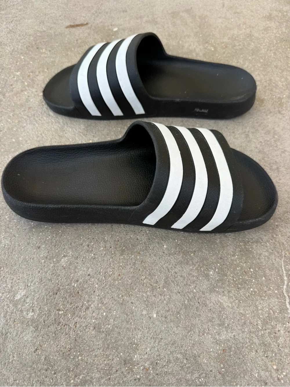 adidas comfortable slide