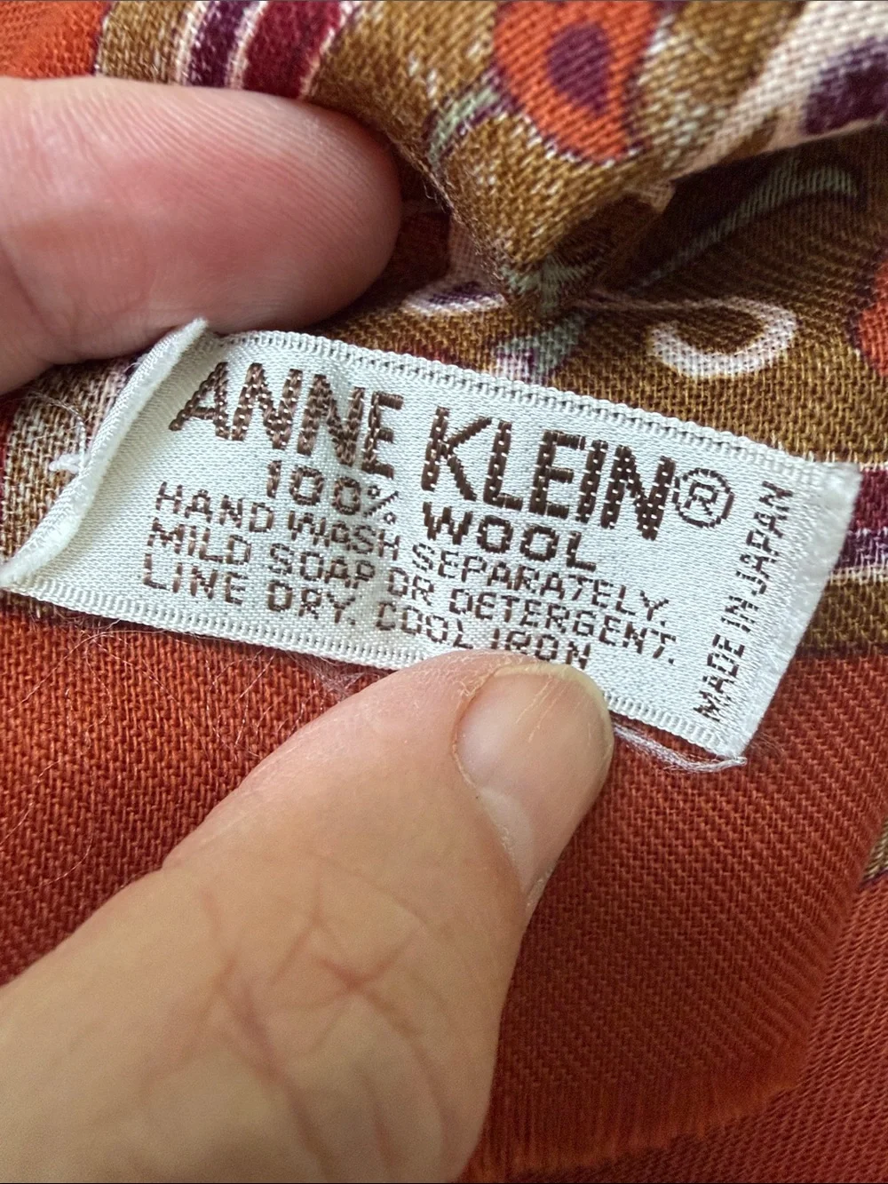 Anne Klein occasions border