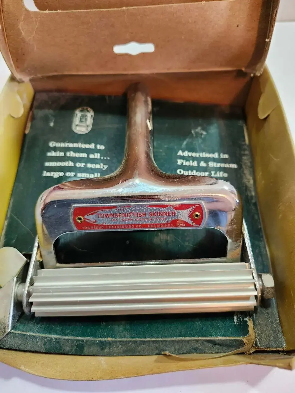 Vintage Townsend Engineering Co. Fish Skinner Scaler in Original Box