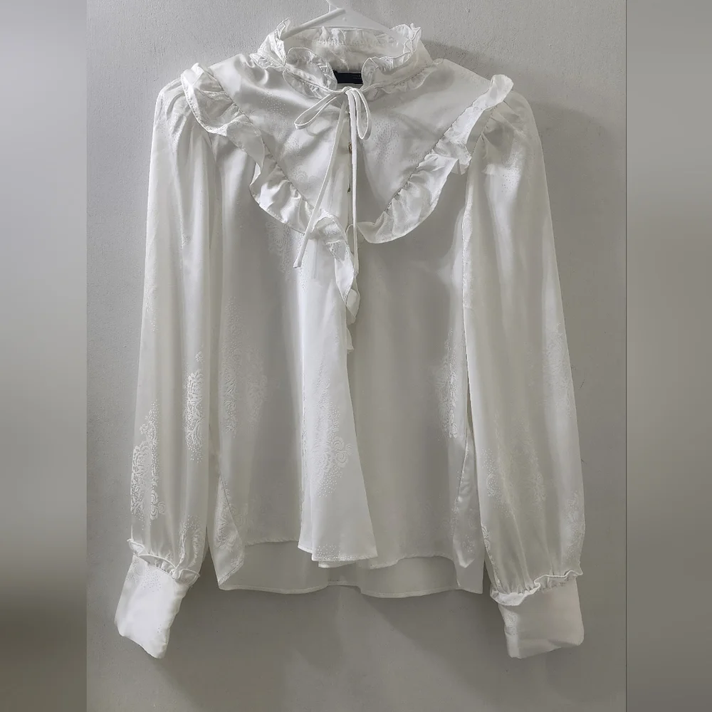 New Zara Women's White Ruffled Tie-Neck Blouse, Size‎ Extra Small.