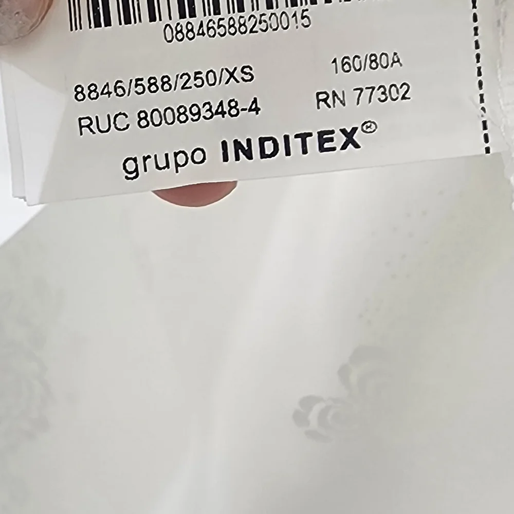 New Zara Women's White Ruffled Tie-Neck Blouse, Size‎ Extra Small.