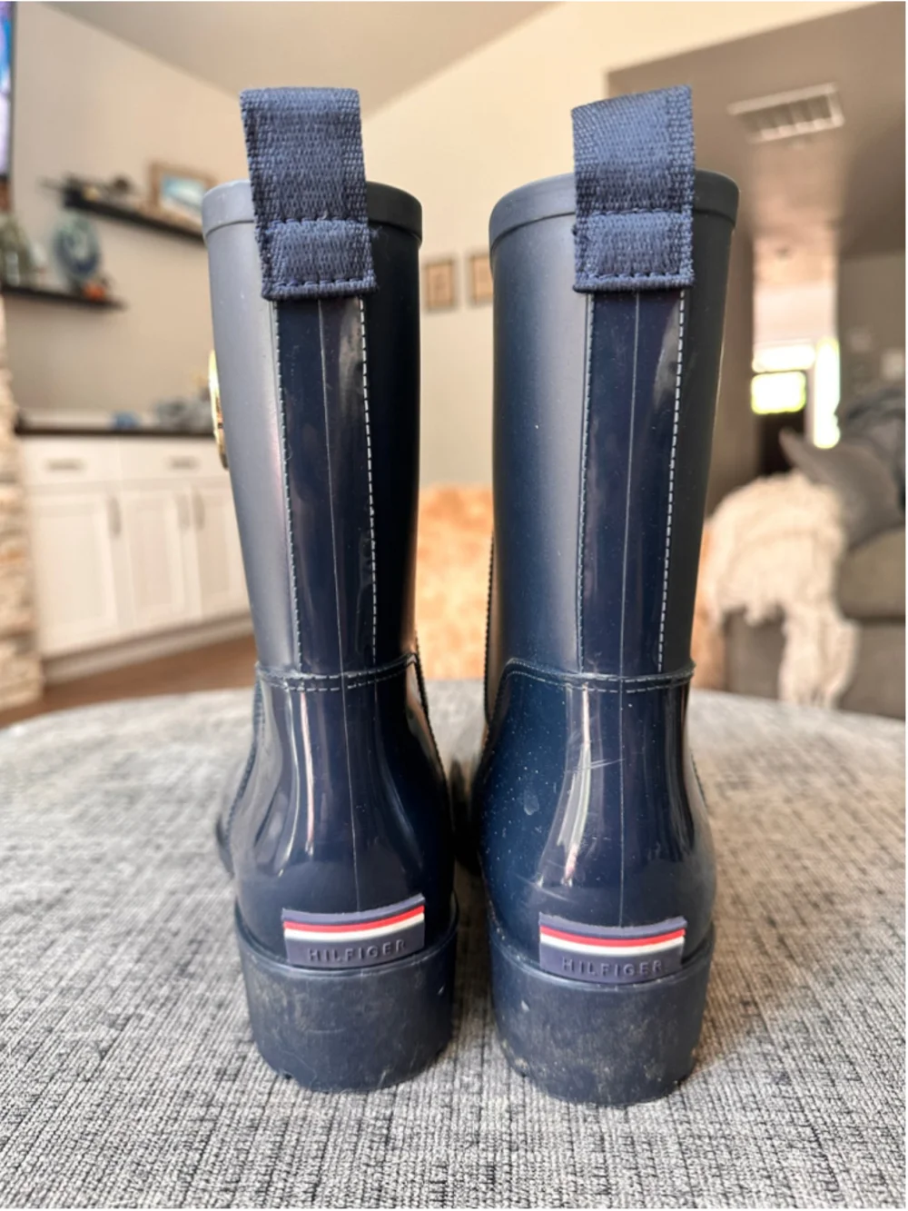 Tommy Hilfiger minor contrasting side