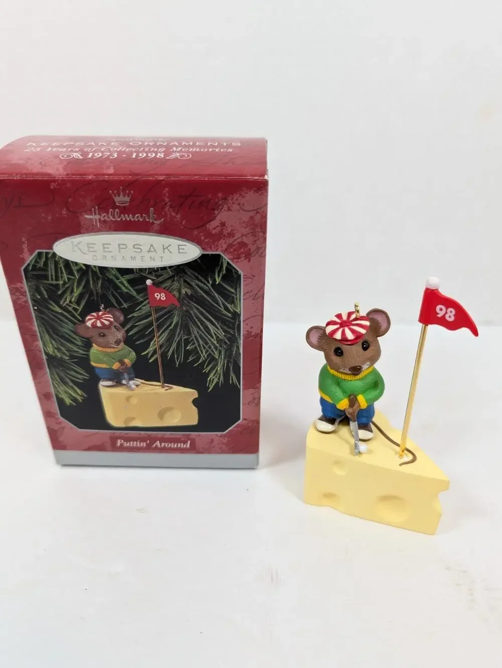 1998 Hallmark Keepsake Ornament Puttin' Around with Original Box MIB