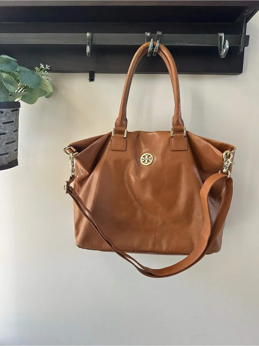 🍎 Tory Burch Cognac Leather Tote with Gold Logo