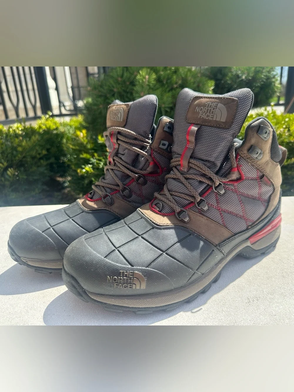 The North Face HydroSeal Primaloft Snowsquall Waterproof Hiking Winter Boots- 11