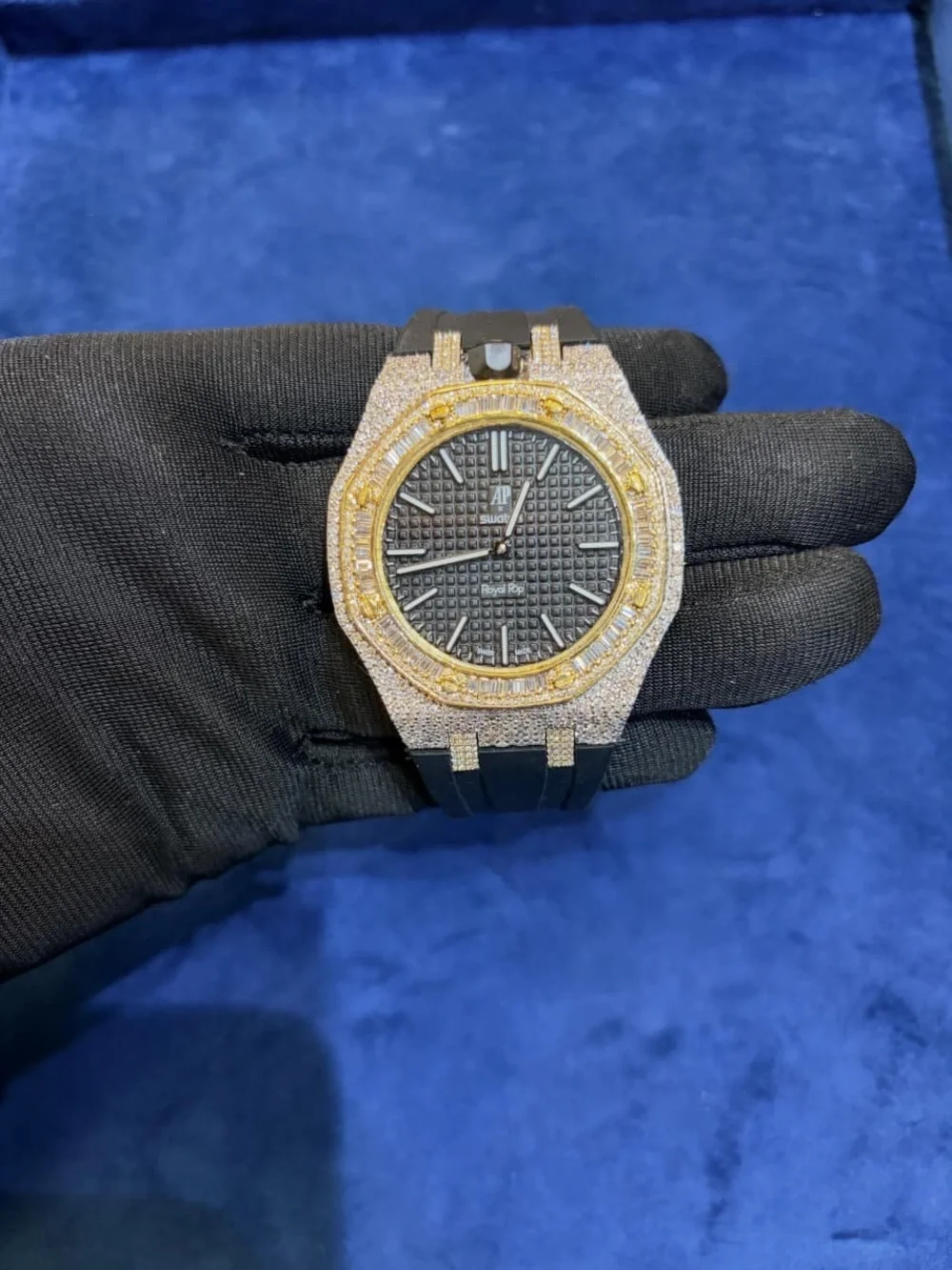 Swatch fully steal