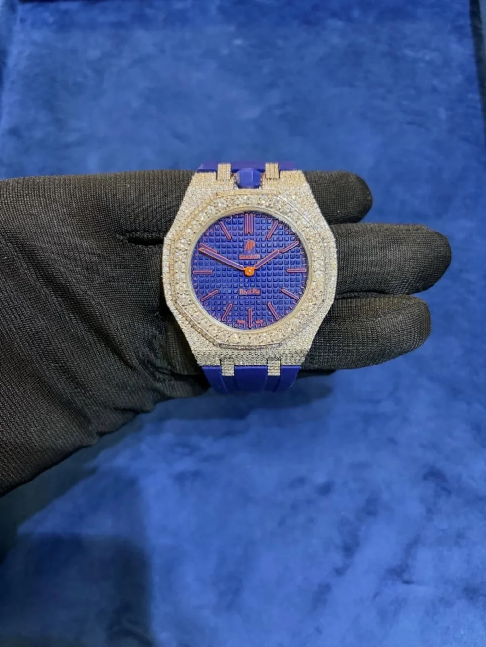 Swatch fully steal