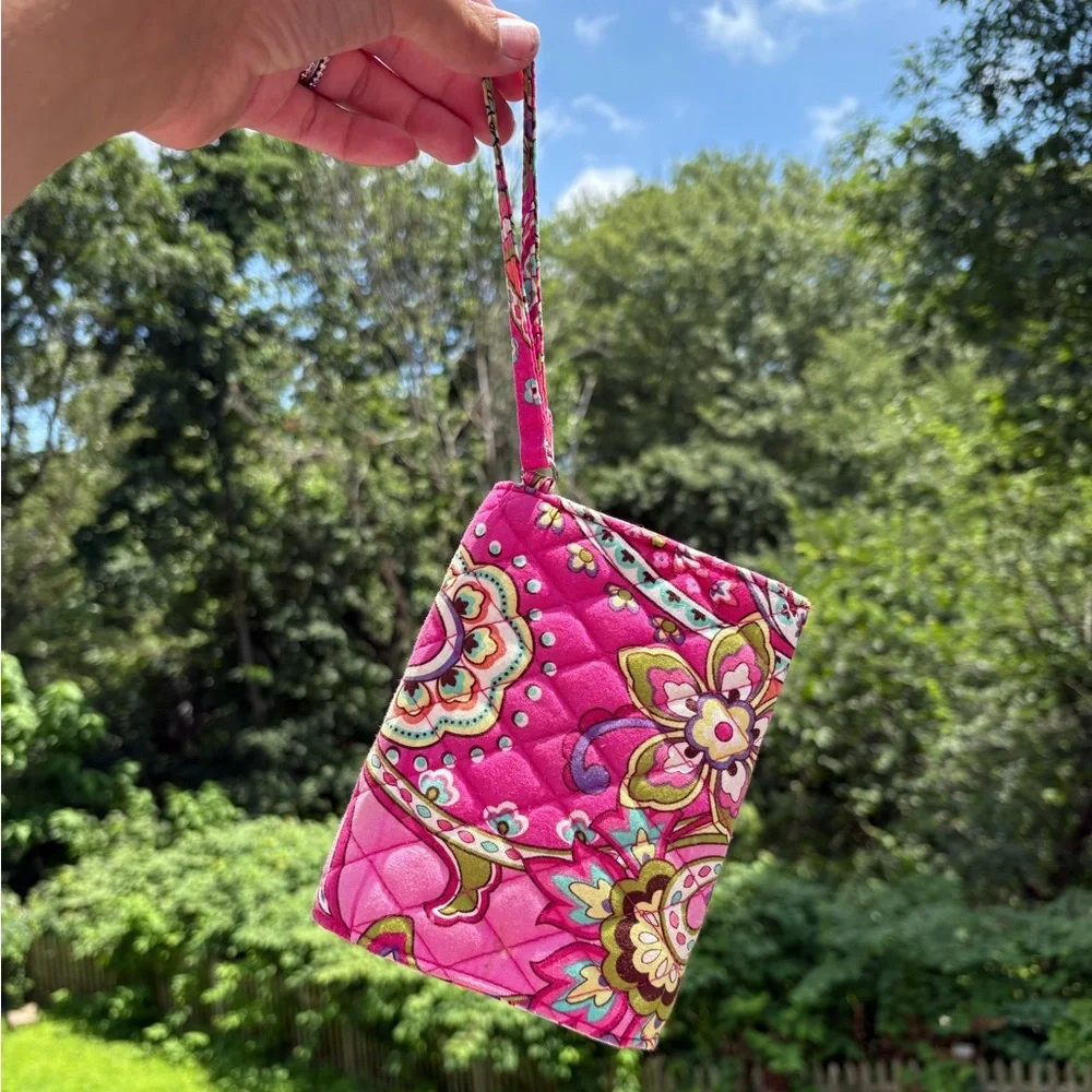Vera Bradley reposhing this