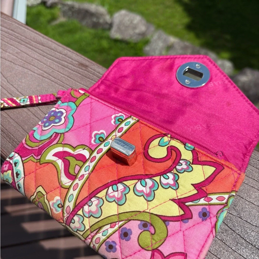 Vera Bradley reposhing this