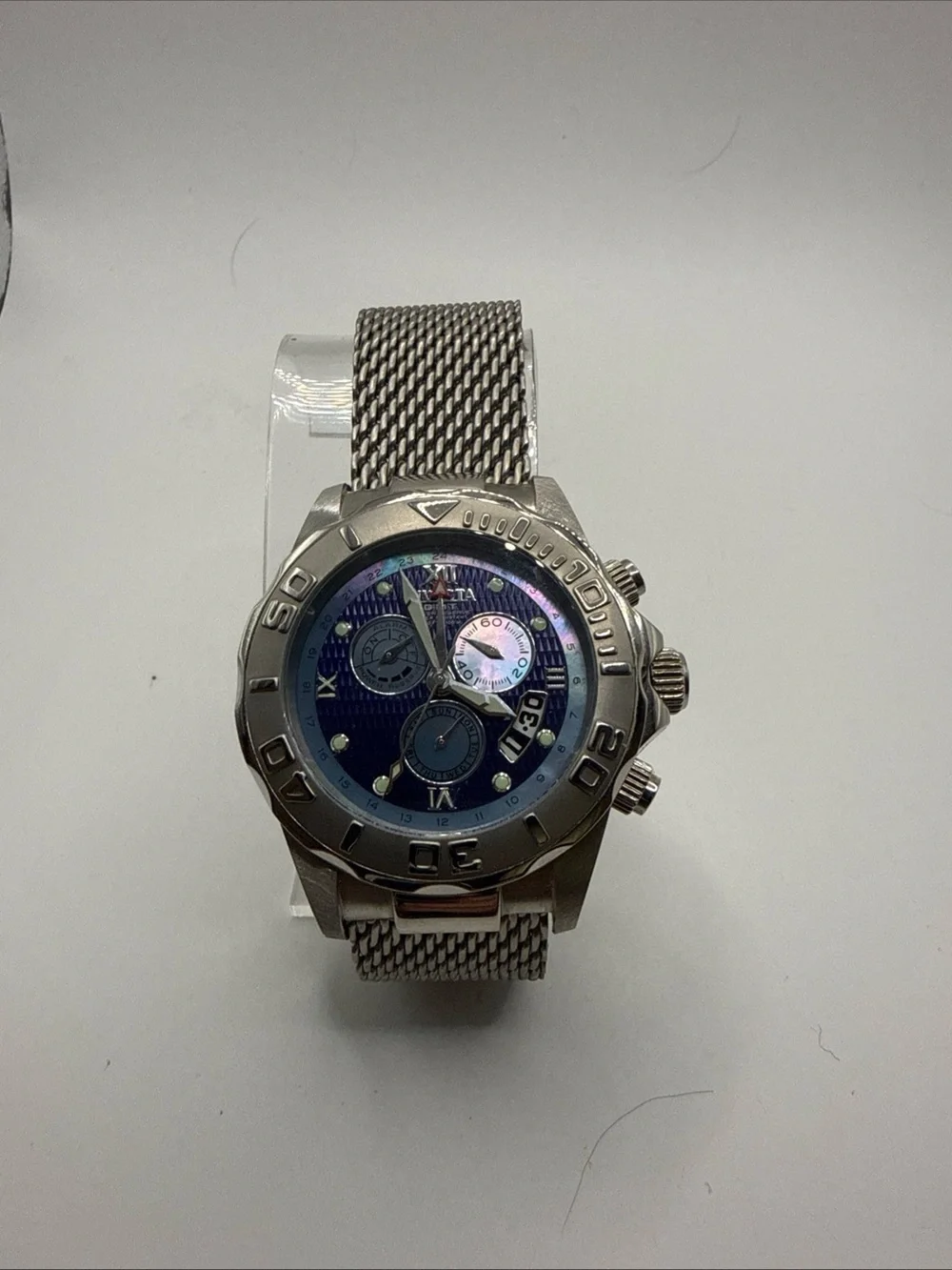 Invicta sleek stainless