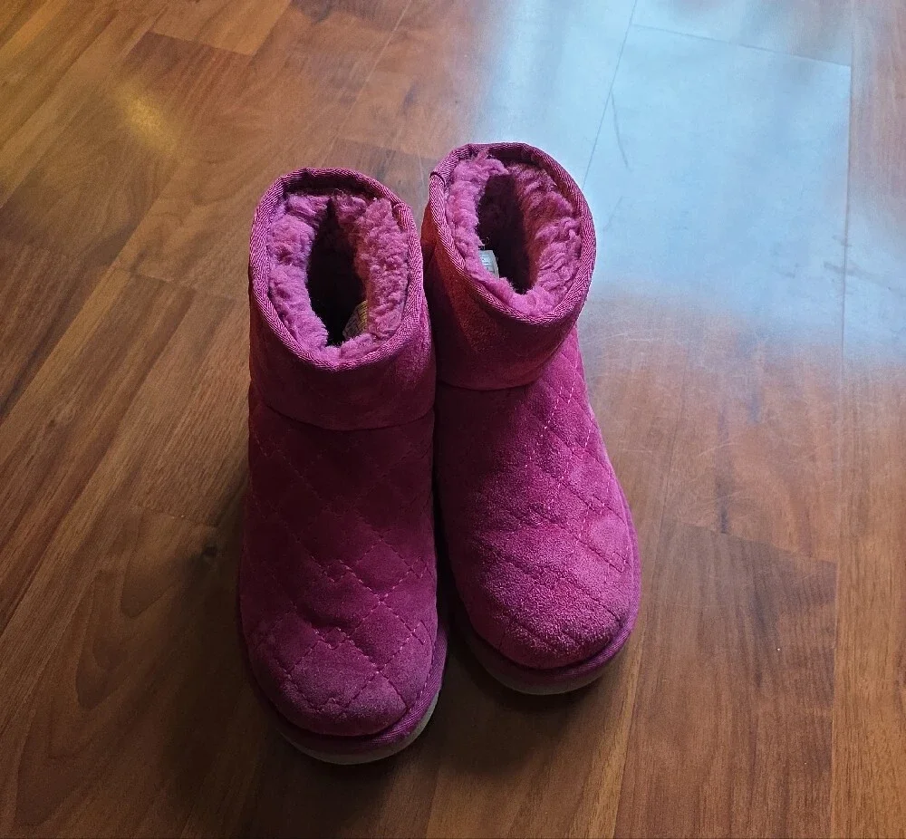 UGG warm quilted