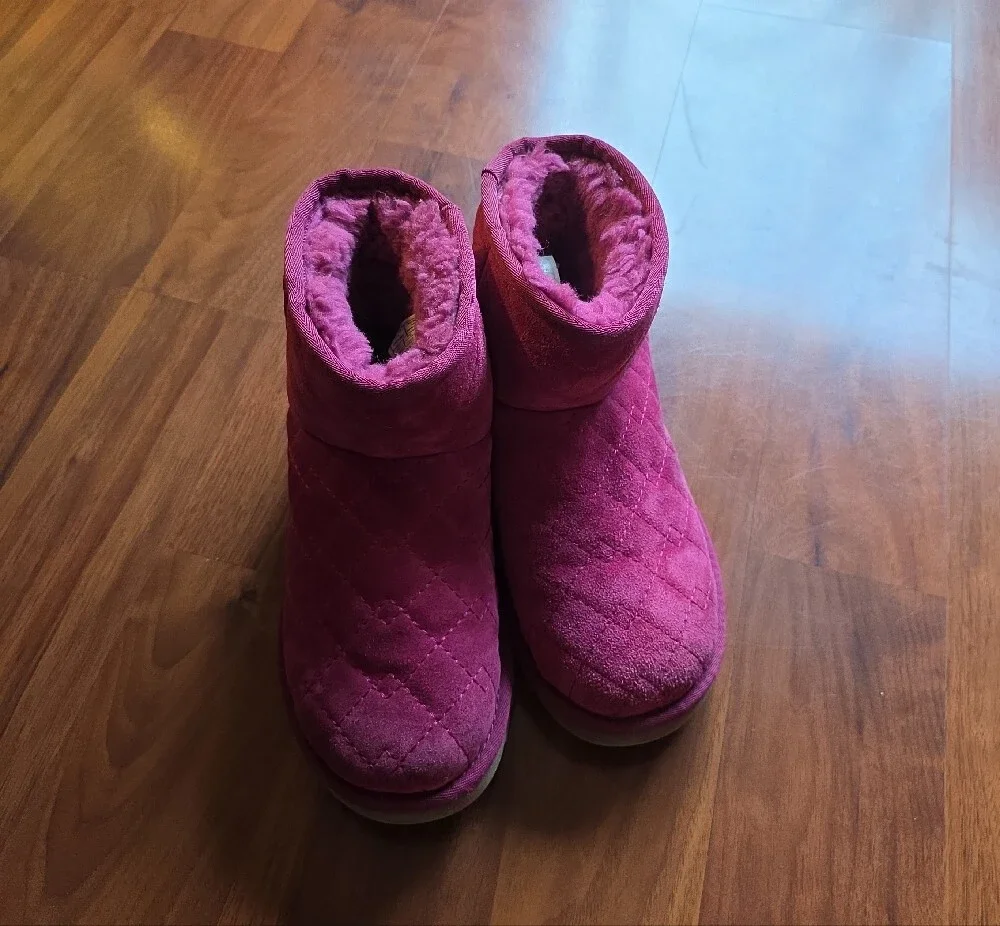 UGG warm quilted