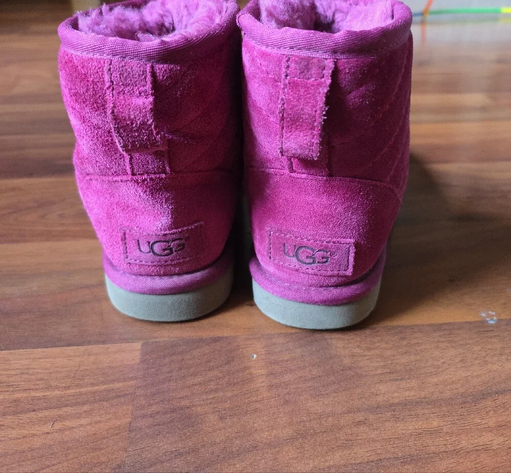 UGG warm quilted