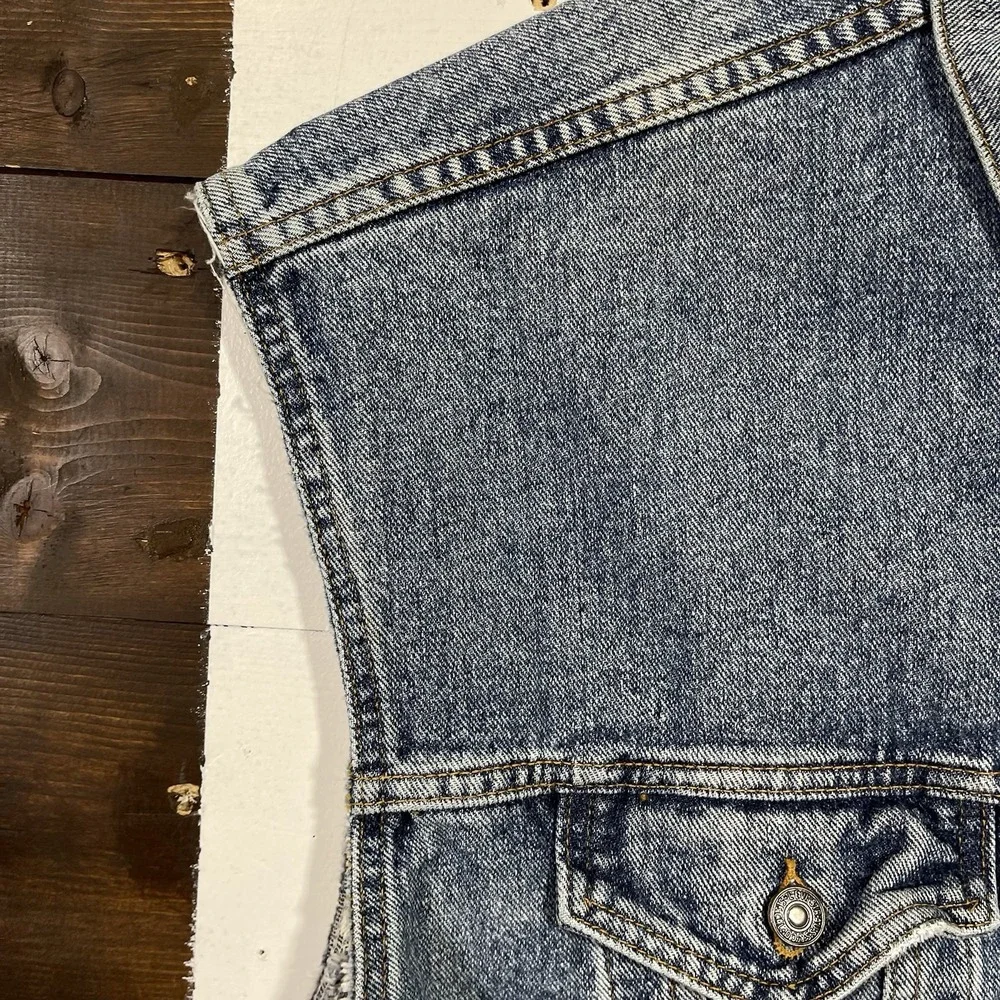 Levis tagged large