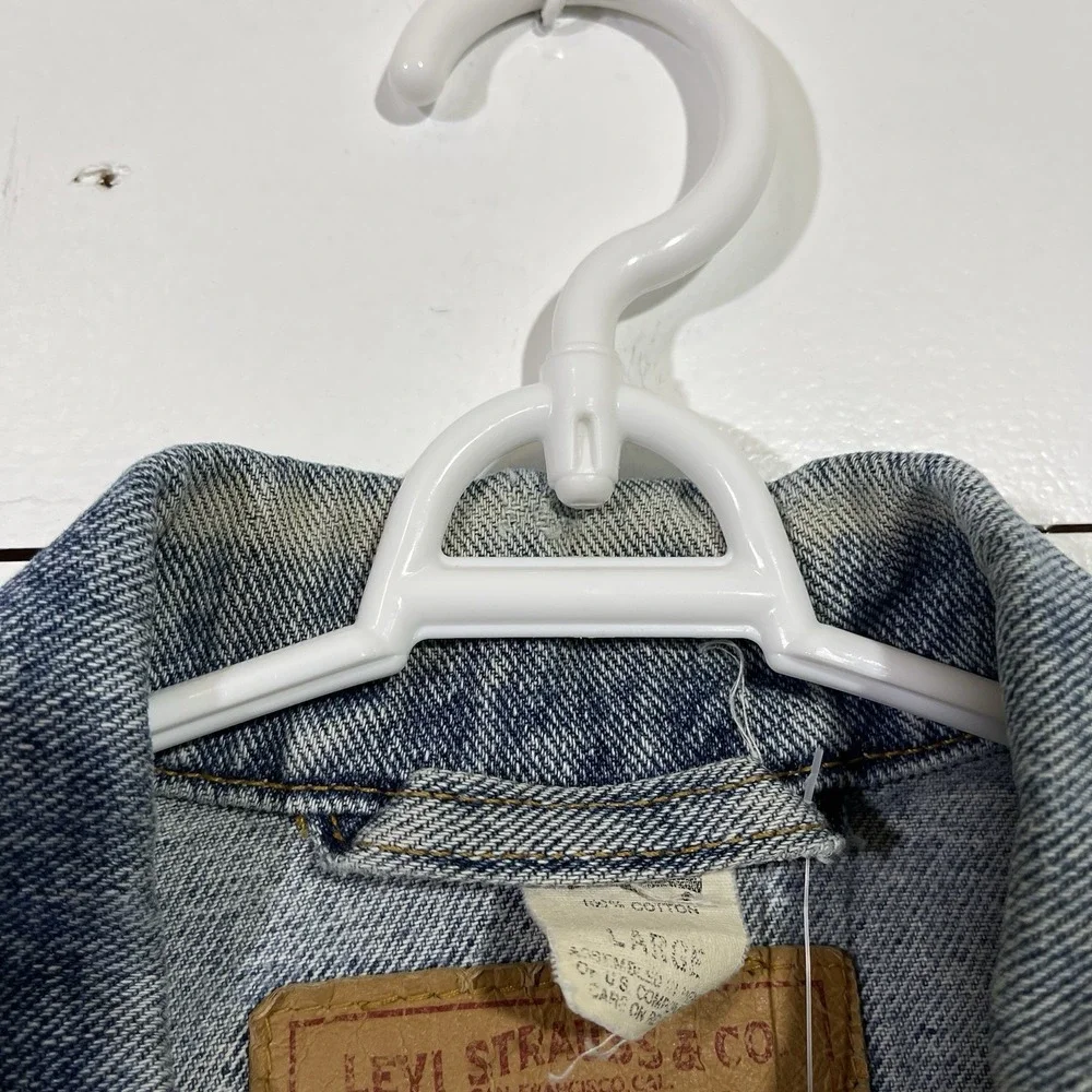 Levis tagged large