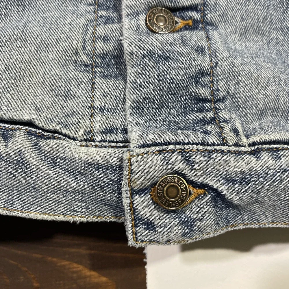 Levis tagged large